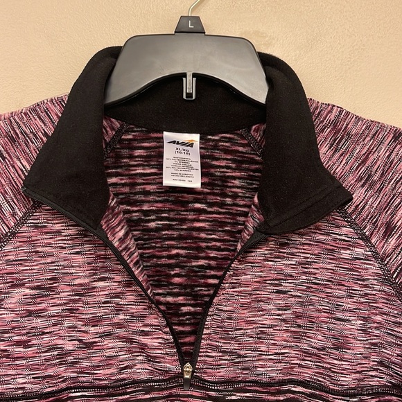 Avía pullover sweatshirt. - Picture 4 of 6